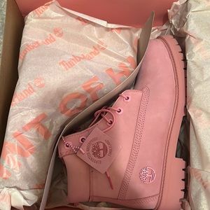 Light pink timberlands women’s